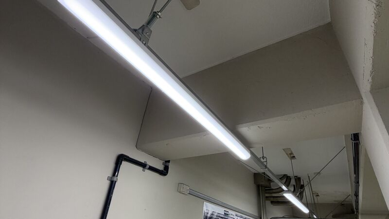 東京都品川区｜事務所・倉庫 蛍光灯からLED照明への交換工事